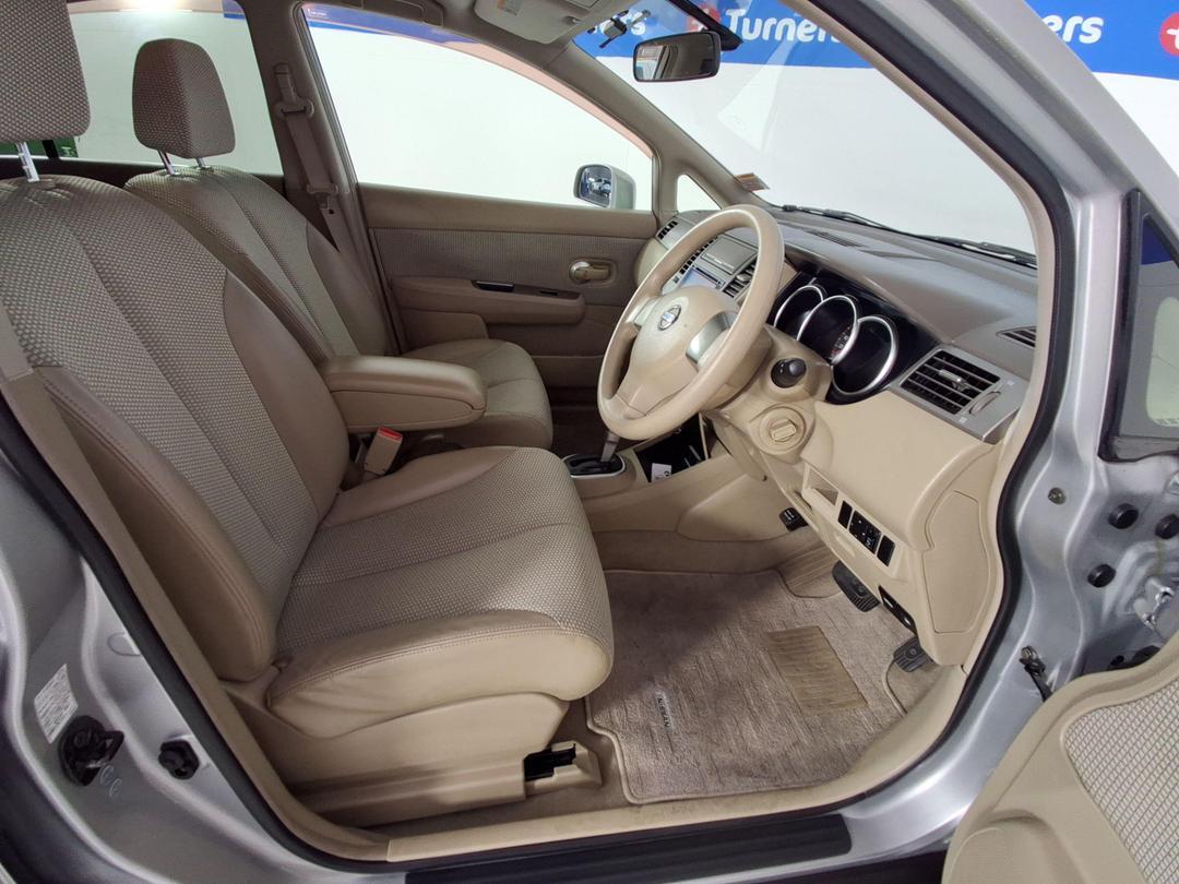 Photo '16' of Nissan Tiida