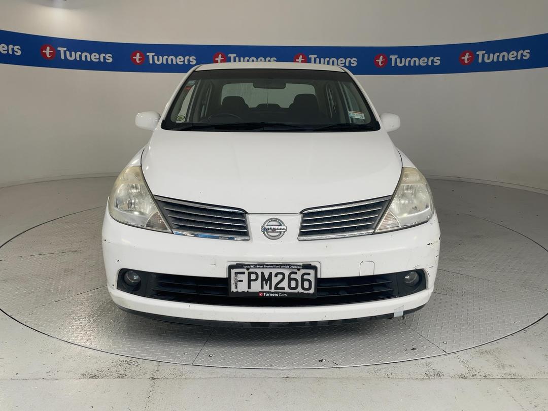 Photo '2' of Nissan Tiida