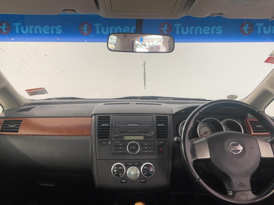 Photo '17' of Nissan Tiida