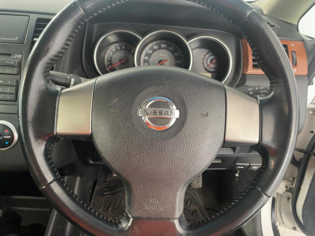 Photo '26' of Nissan Tiida