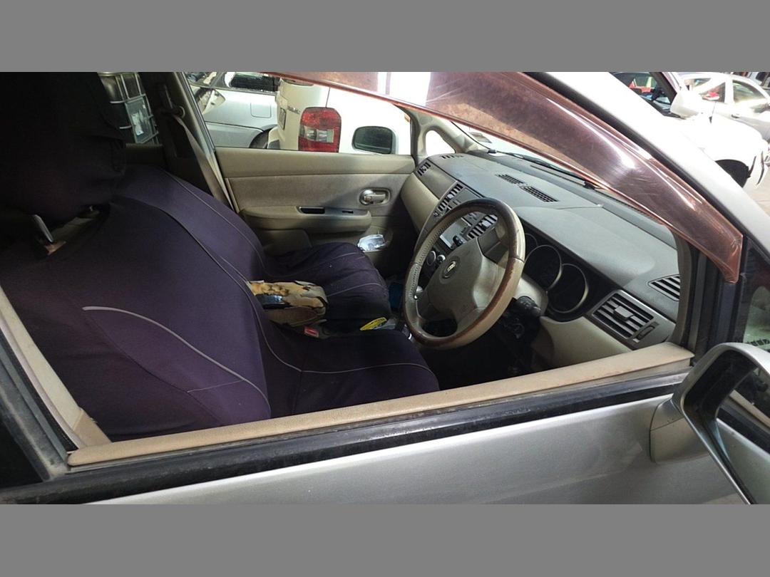 Photo '8' of Nissan Tiida Photo '8' of Nissan Tiida