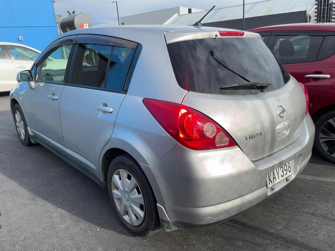 Photo '4' of Nissan Tiida Photo '4' of Nissan Tiida