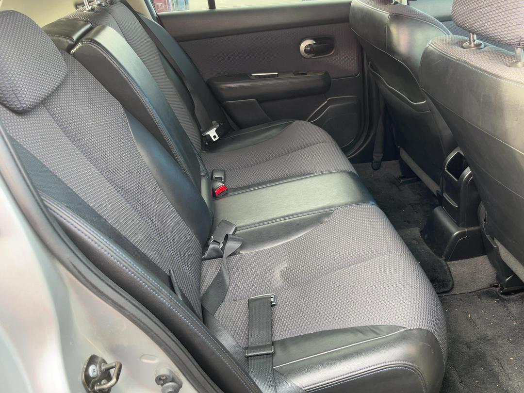 Photo '18' of Nissan Tiida Photo '18' of Nissan Tiida