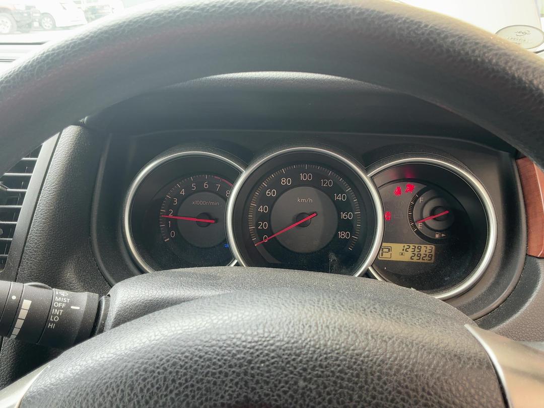 Photo '15' of Nissan Tiida Latio