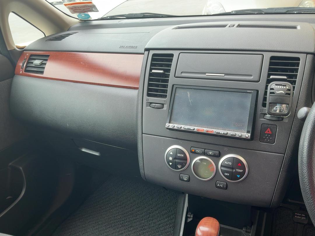 Photo '17' of Nissan Tiida Latio
