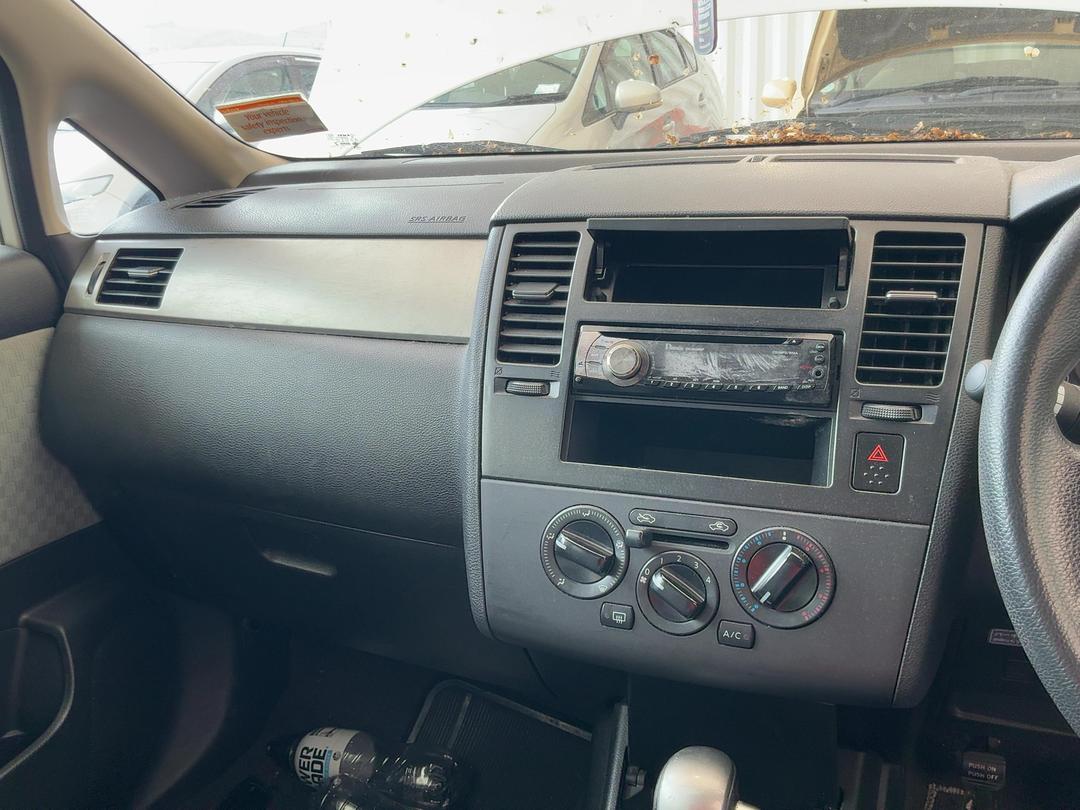 Photo '20' of Nissan Tiida Latio