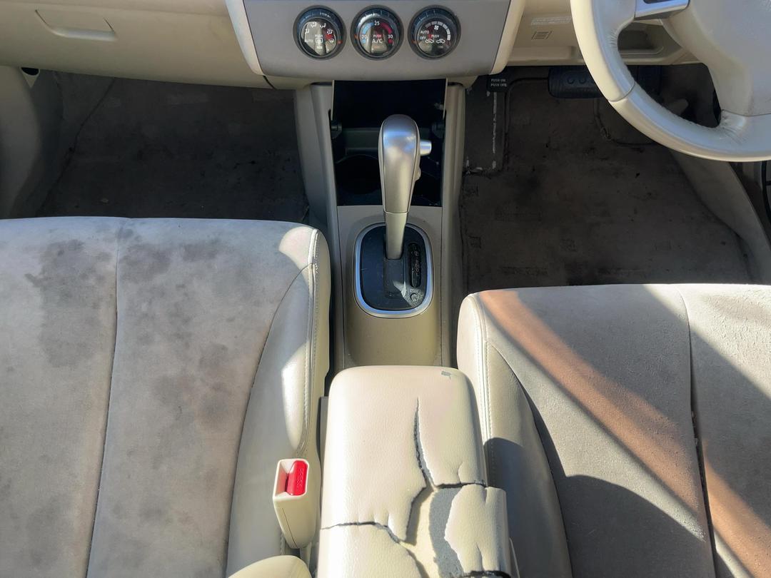 Photo '16' of Nissan Tiida