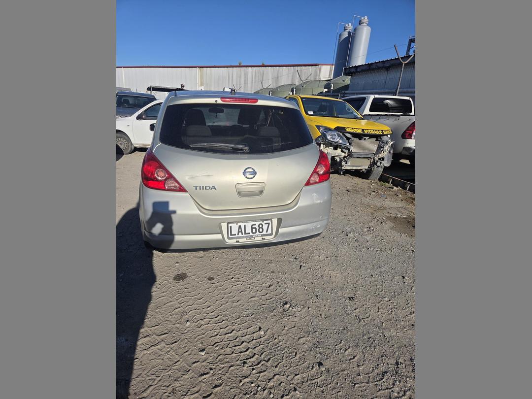 Photo '3' of Nissan Tiida Photo '3' of Nissan Tiida