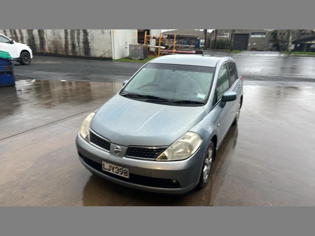 Photo '2' of Nissan Tiida Photo '2' of Nissan Tiida