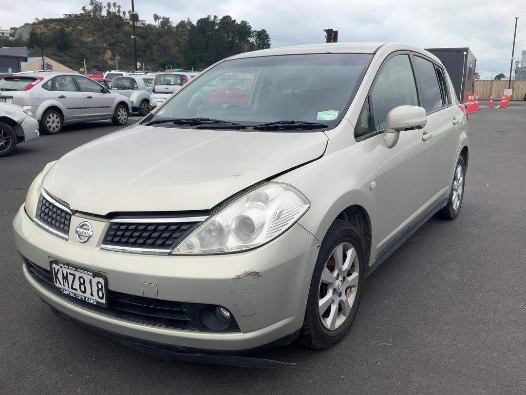 Photo '4' of Nissan Tiida Photo '4' of Nissan Tiida