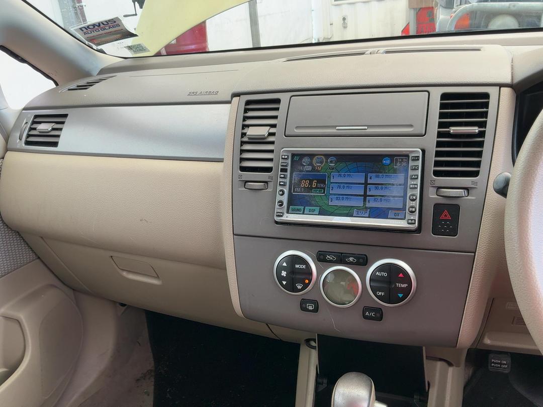 Photo '17' of Nissan Tiida Photo '17' of Nissan Tiida