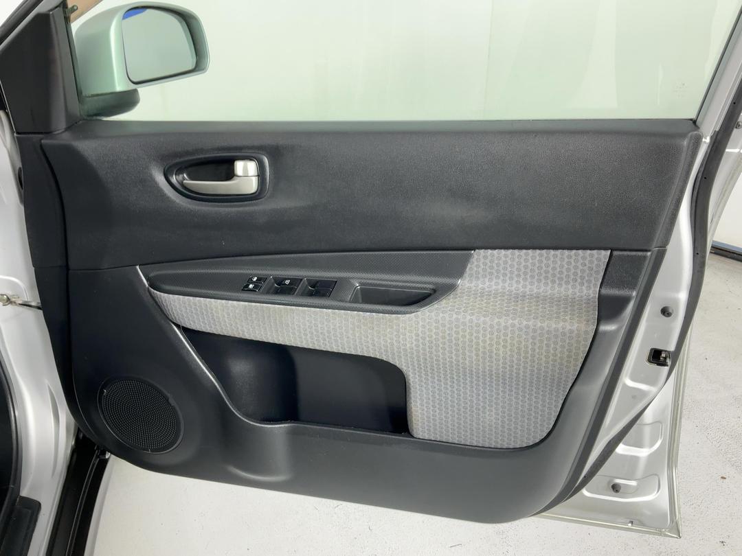 Photo '15' of Nissan Wingroad