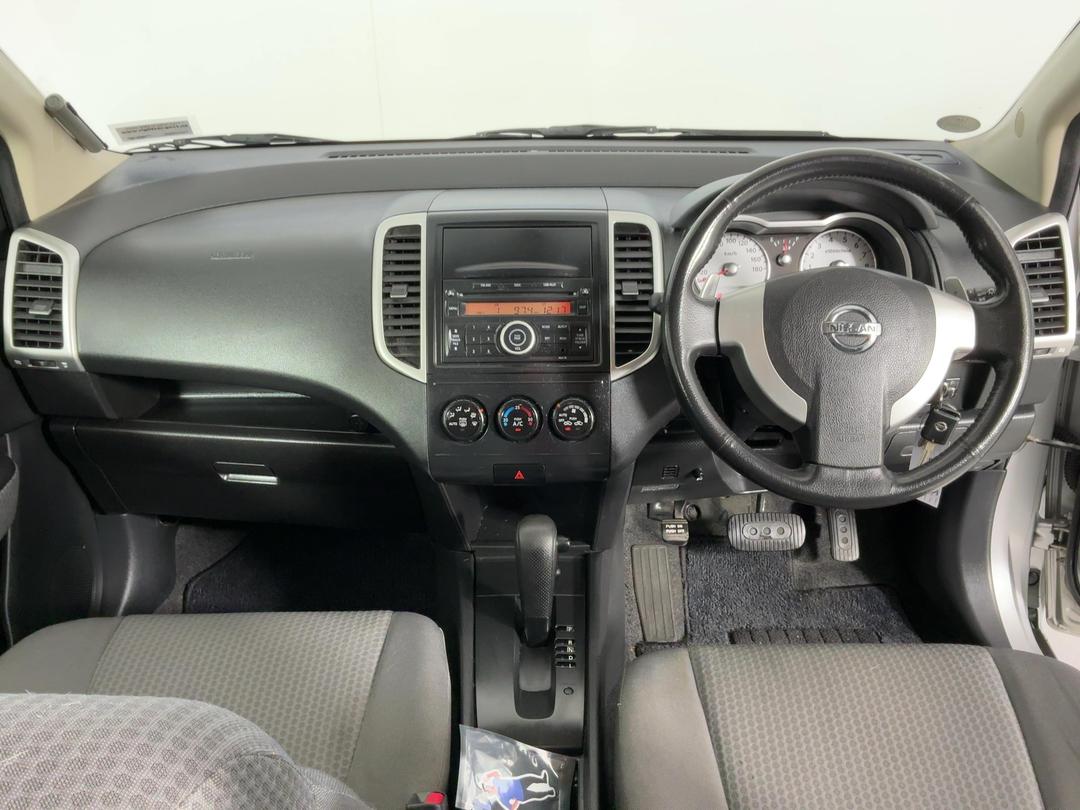 Photo '17' of Nissan Wingroad