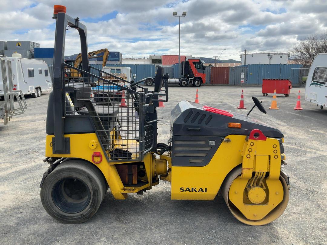 Photo '3' of Sakai TW352 Roller