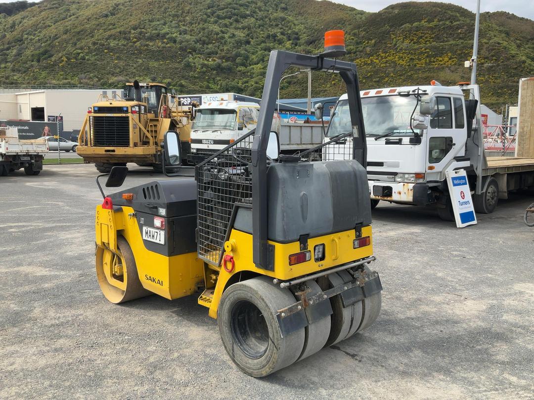 Photo '6' of Sakai TW352 Roller