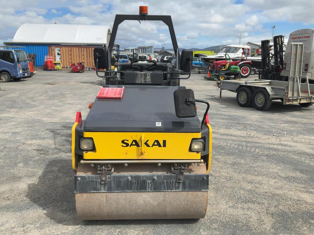 Photo '10' of Sakai TW352 Roller