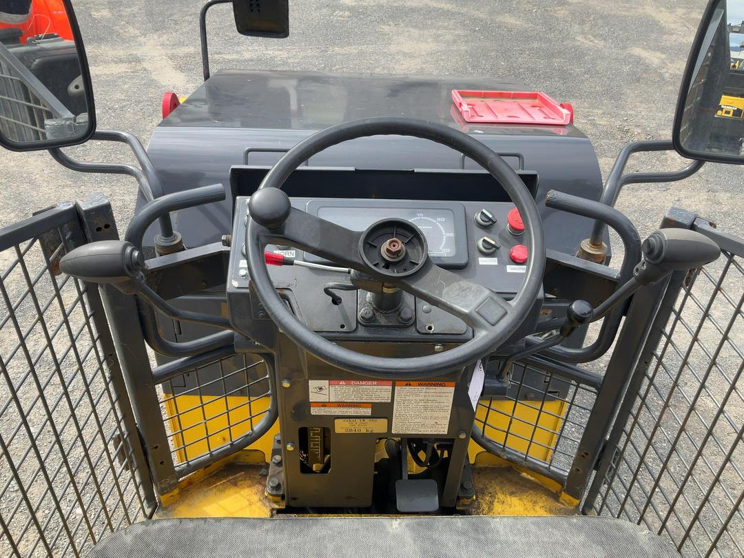 Photo '11' of Sakai TW352 Roller