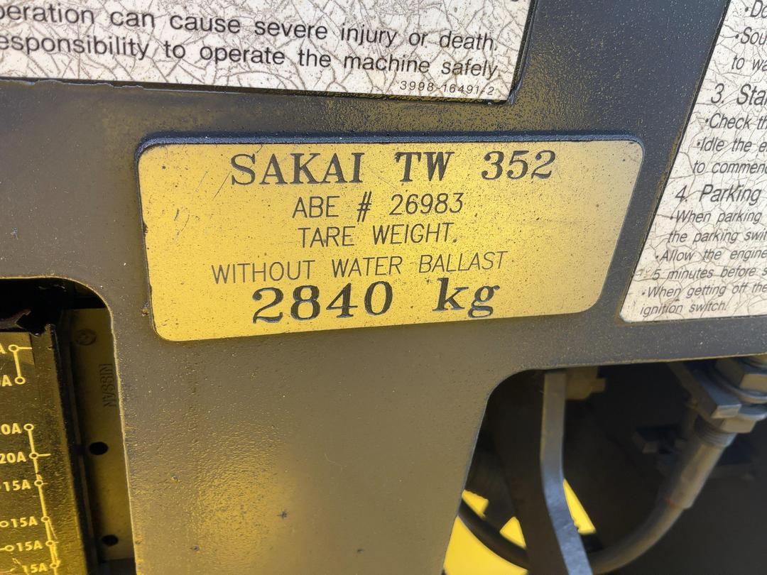 Photo '14' of Sakai TW352 Roller