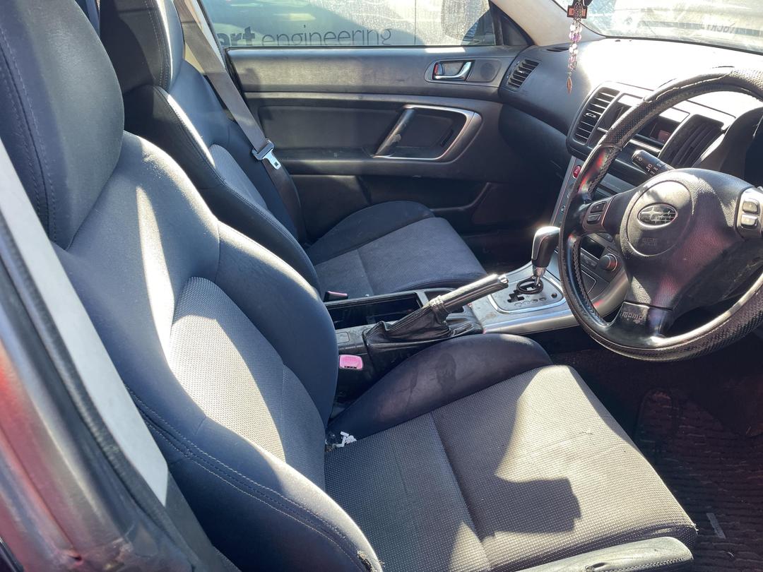 Photo '14' of Subaru Legacy