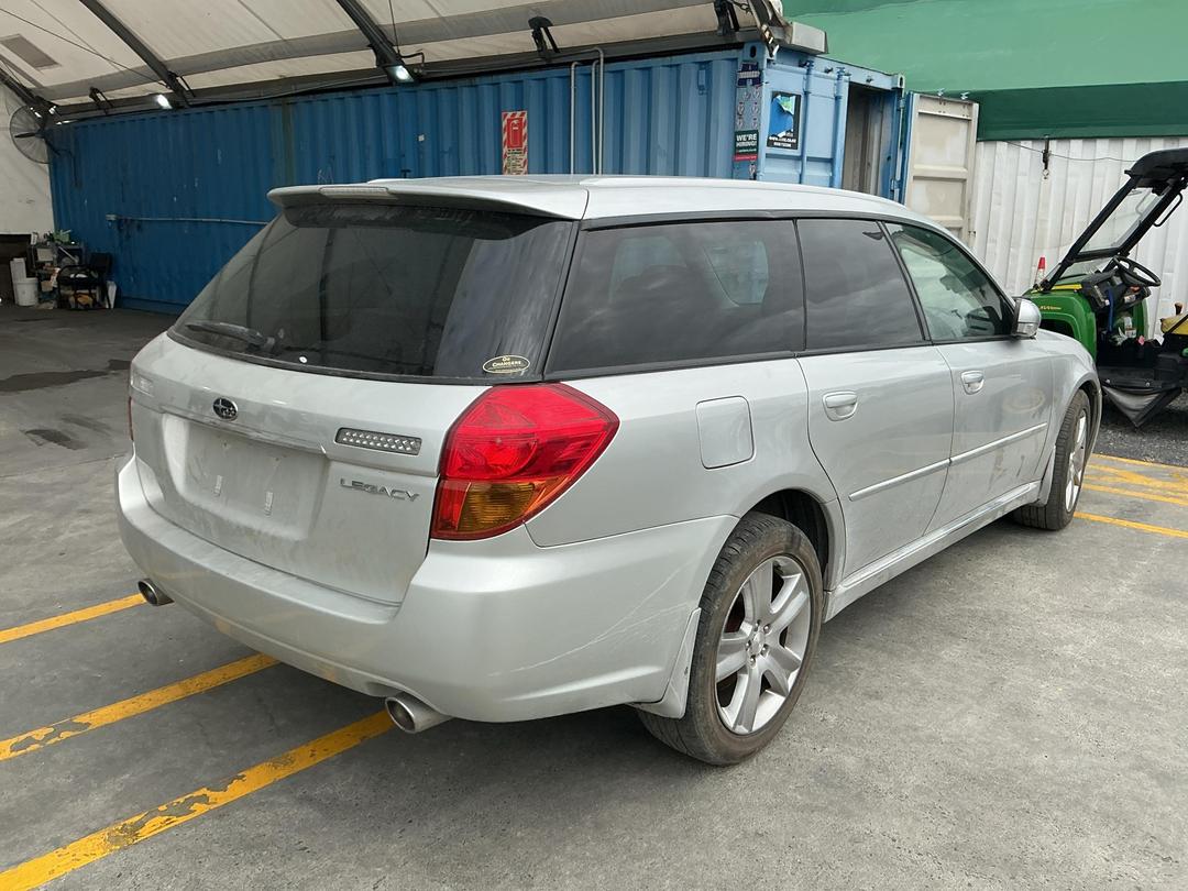 Photo '6' of Subaru Legacy