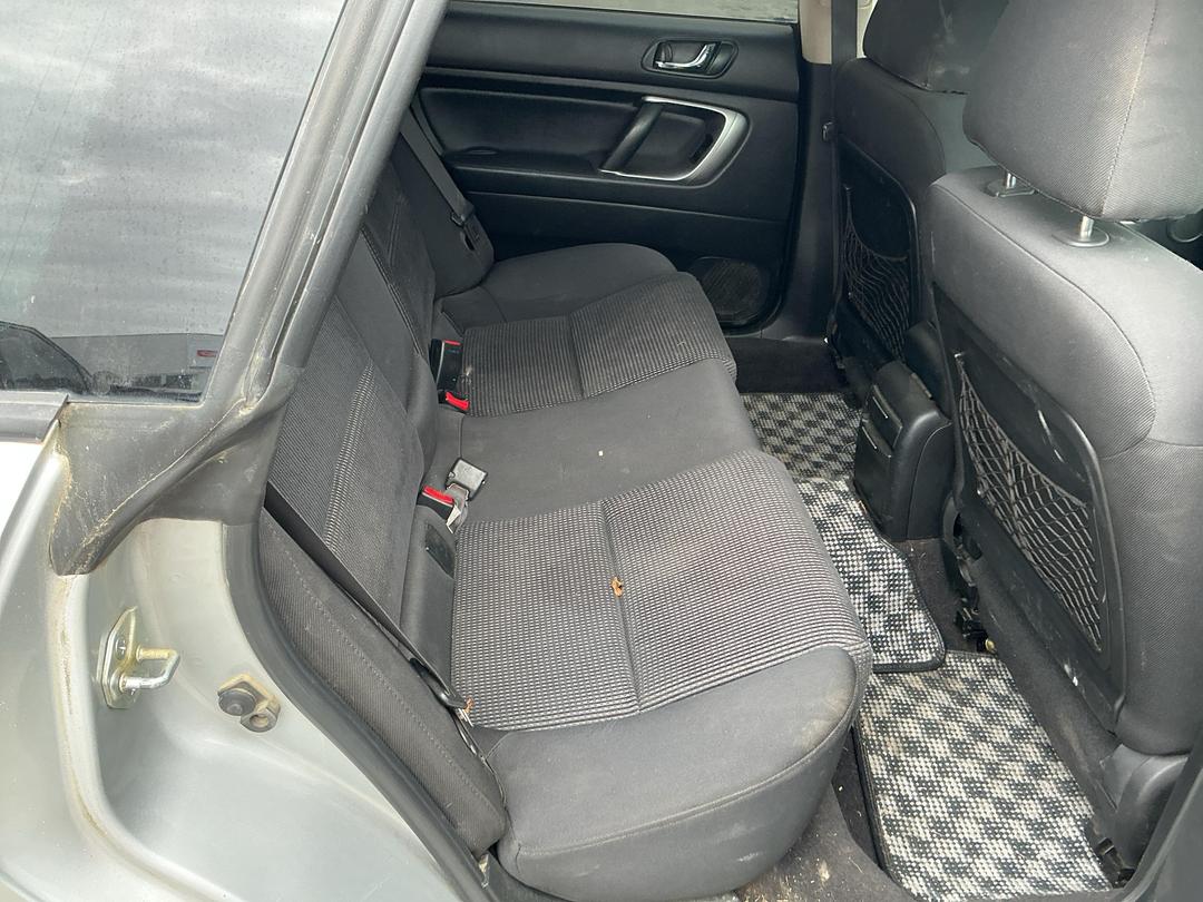 Photo '16' of Subaru Legacy