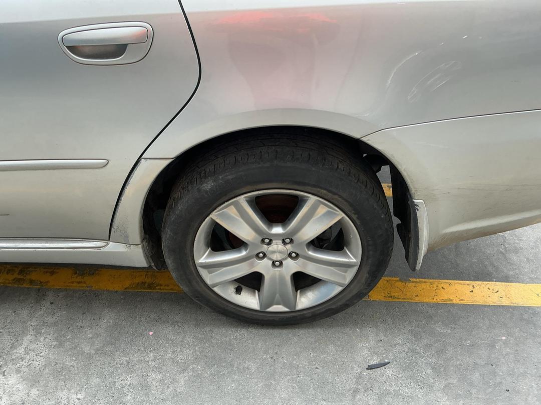 Photo '8' of Subaru Legacy