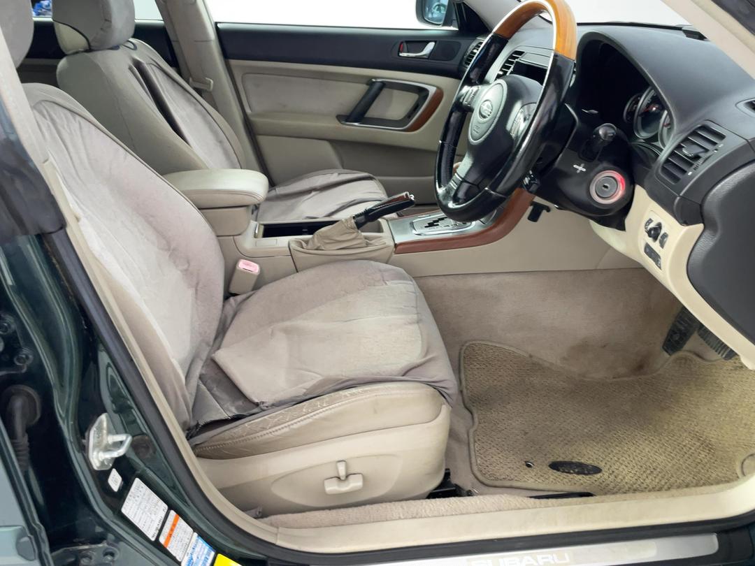 Photo '16' of Subaru Legacy