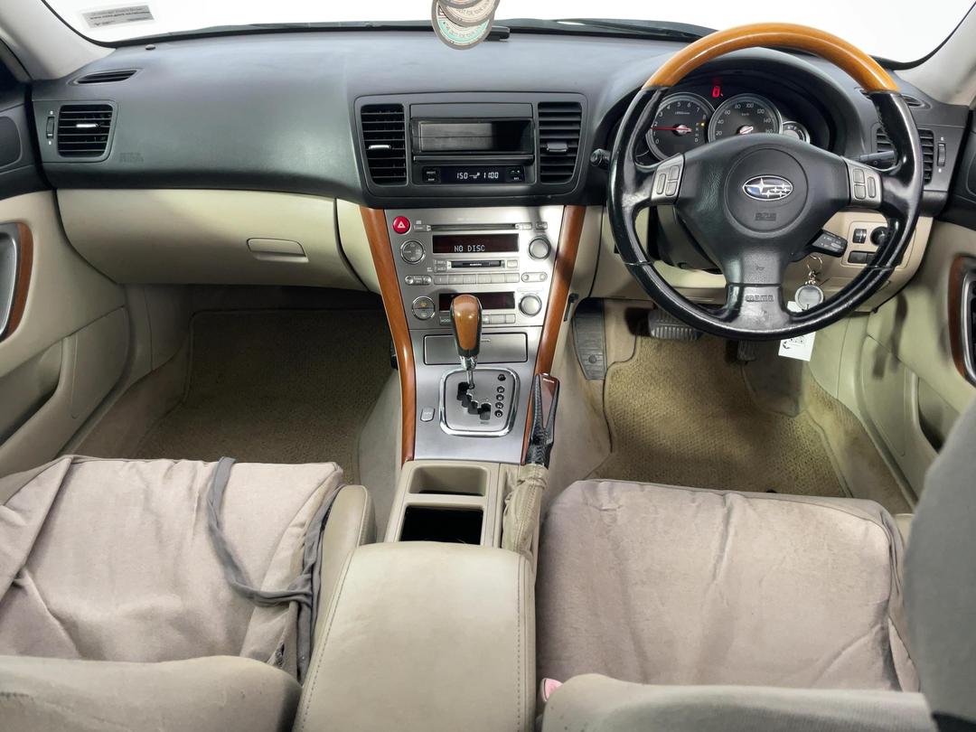 Photo '17' of Subaru Legacy