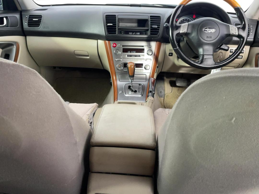 Photo '18' of Subaru Legacy