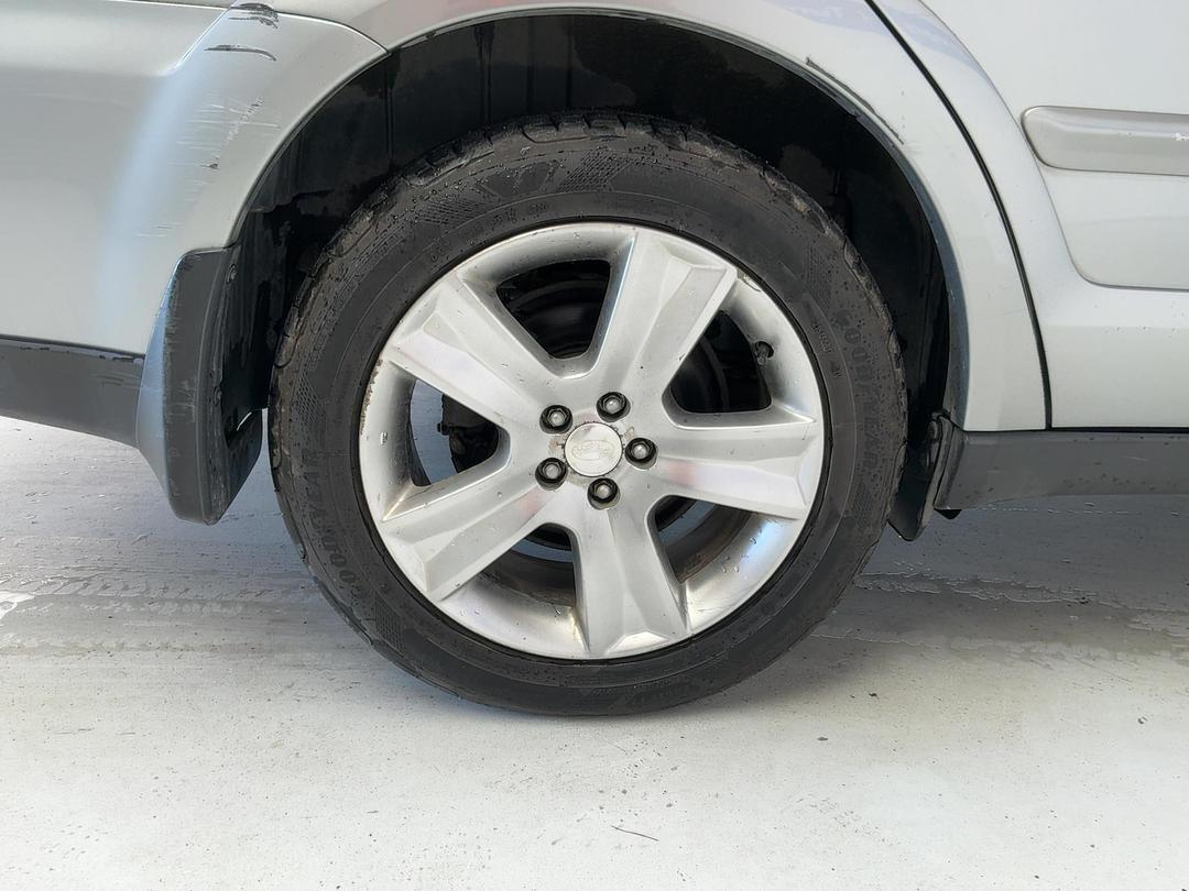 Photo '12' of Subaru Legacy