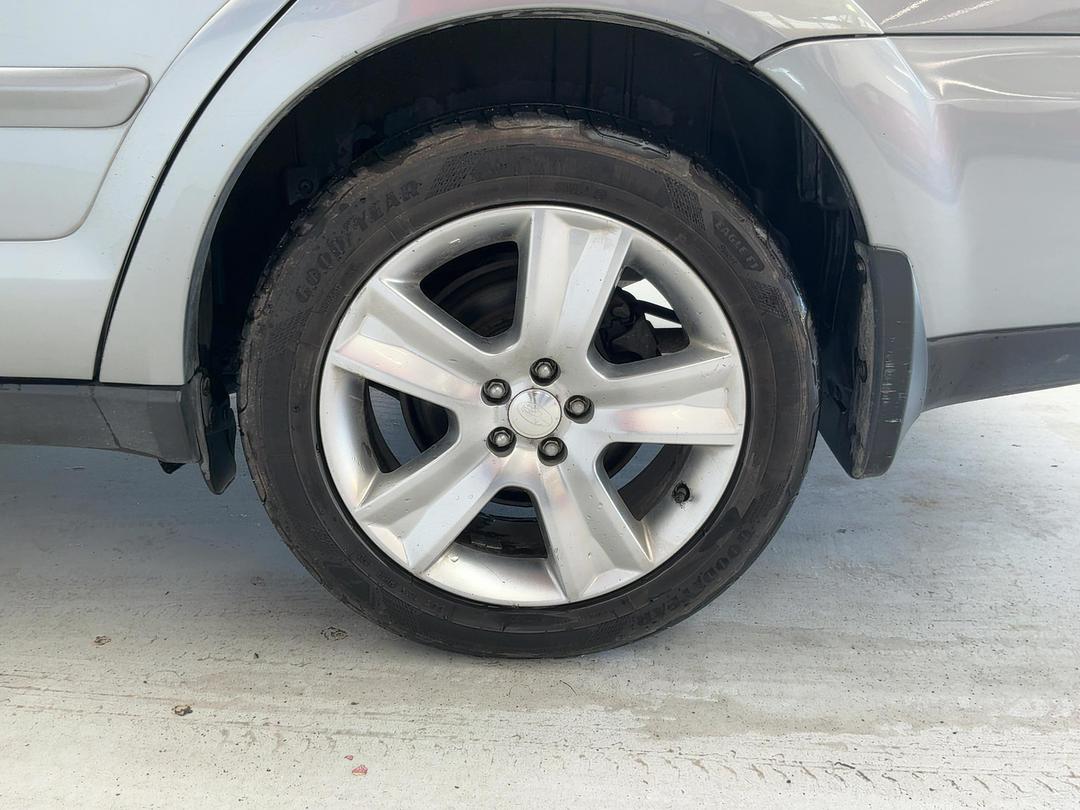 Photo '11' of Subaru Legacy