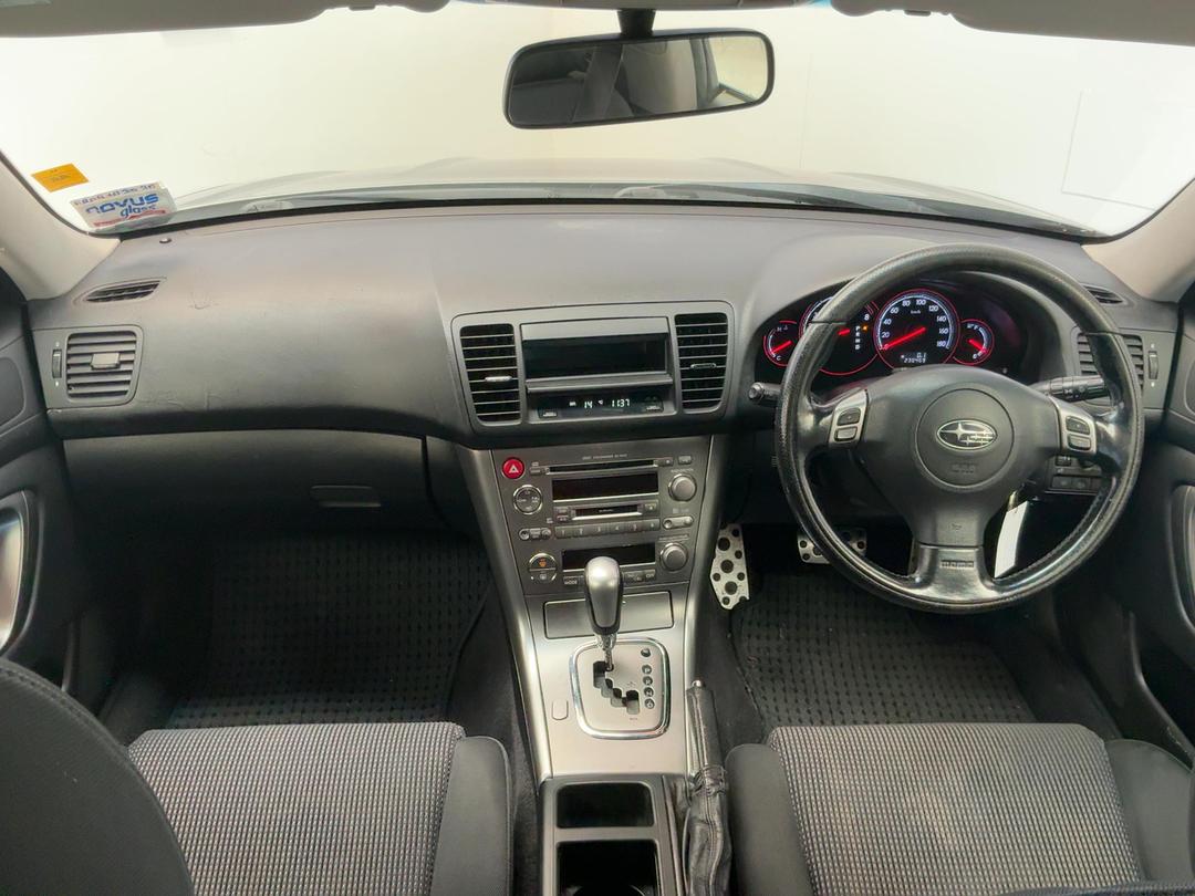 Photo '17' of Subaru Legacy