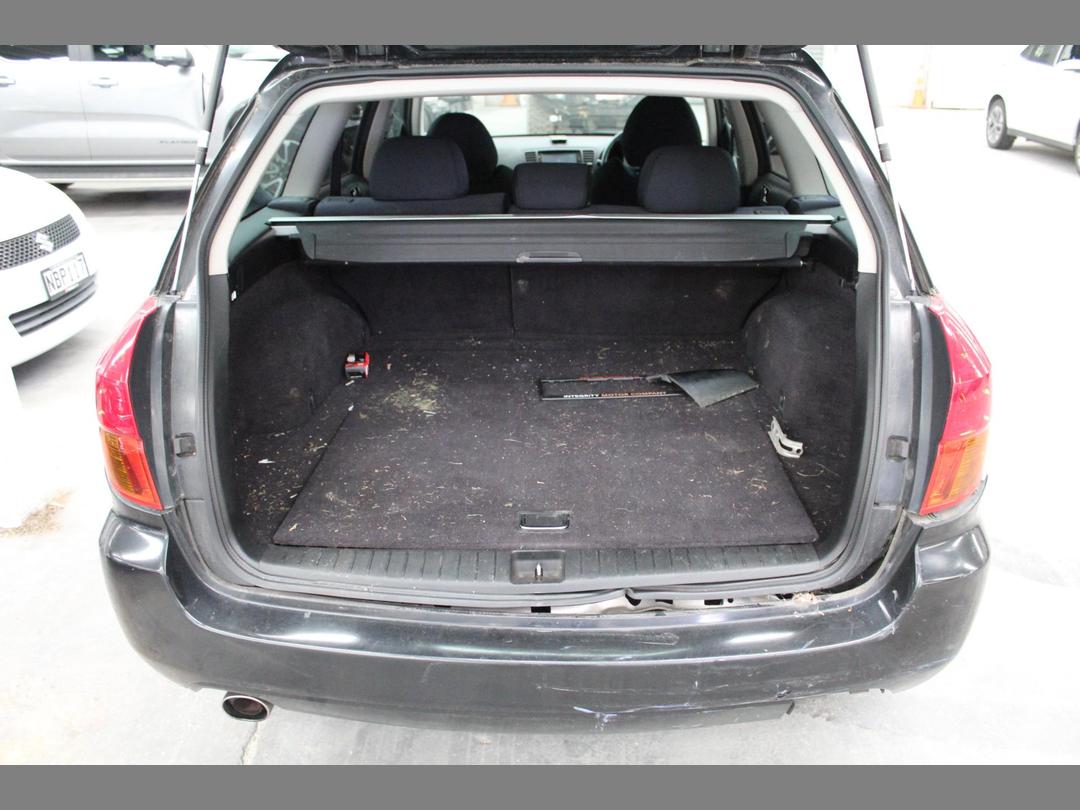 Photo '10' of Subaru Legacy Photo '10' of Subaru Legacy