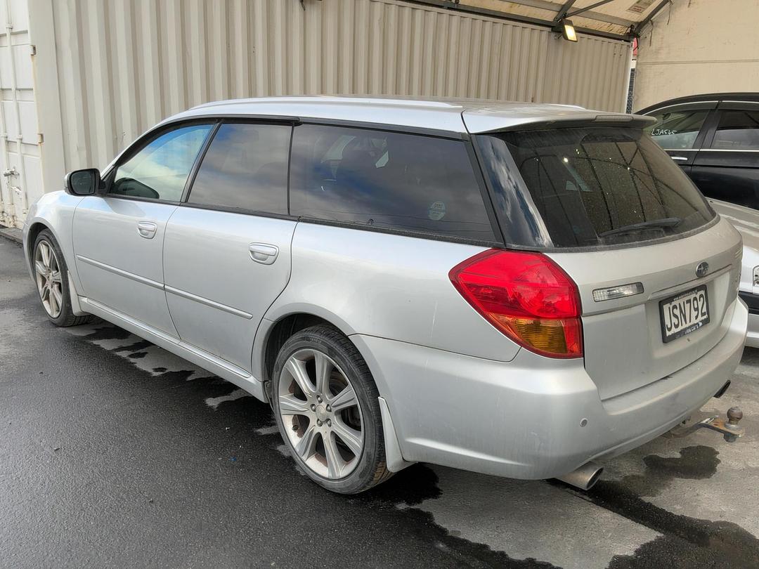 Photo '6' of Subaru Legacy