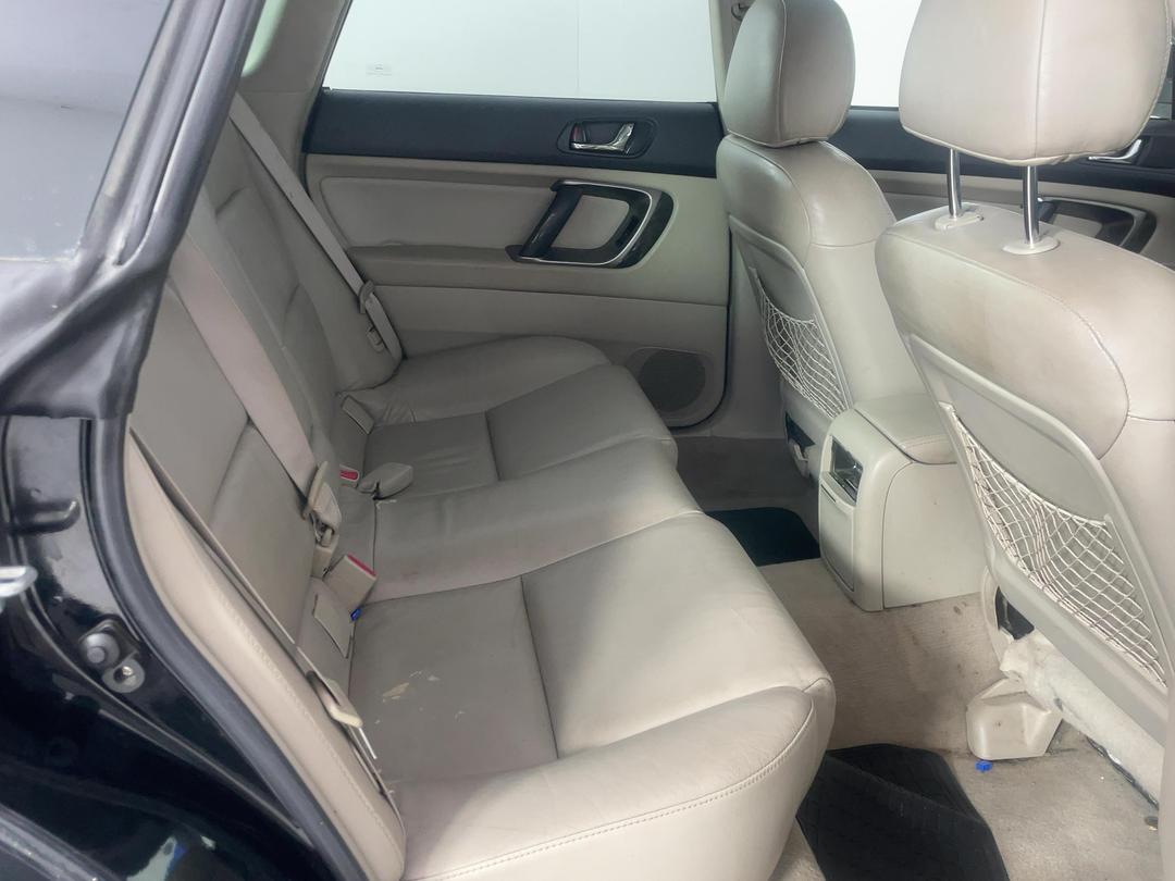 Photo '18' of Subaru Legacy Photo '18' of Subaru Legacy