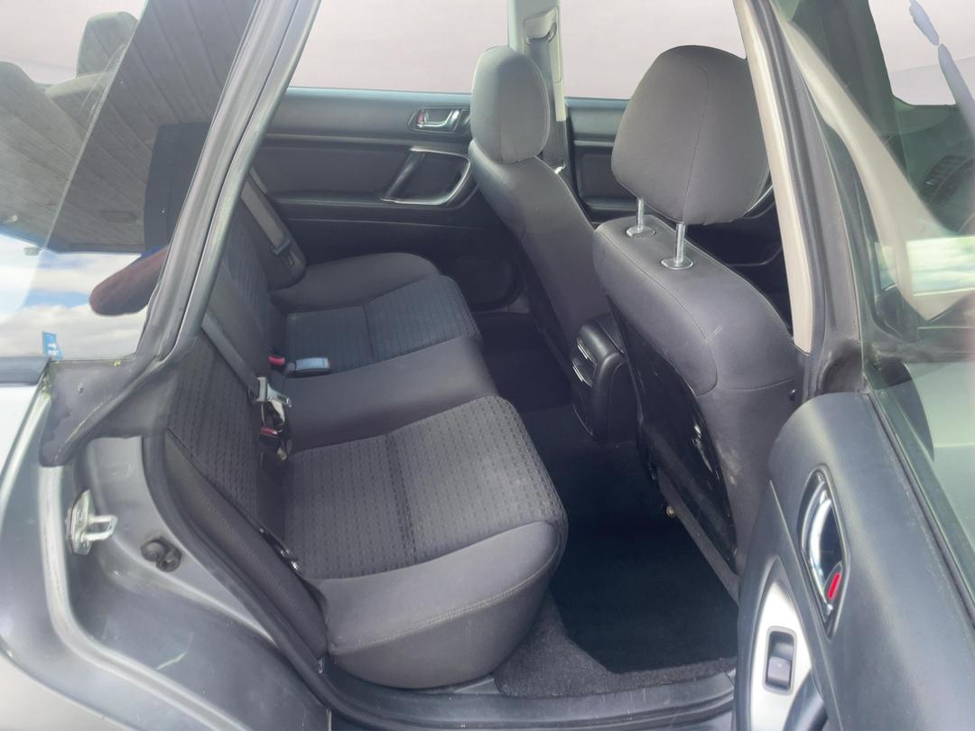 Photo '20' of Subaru Legacy