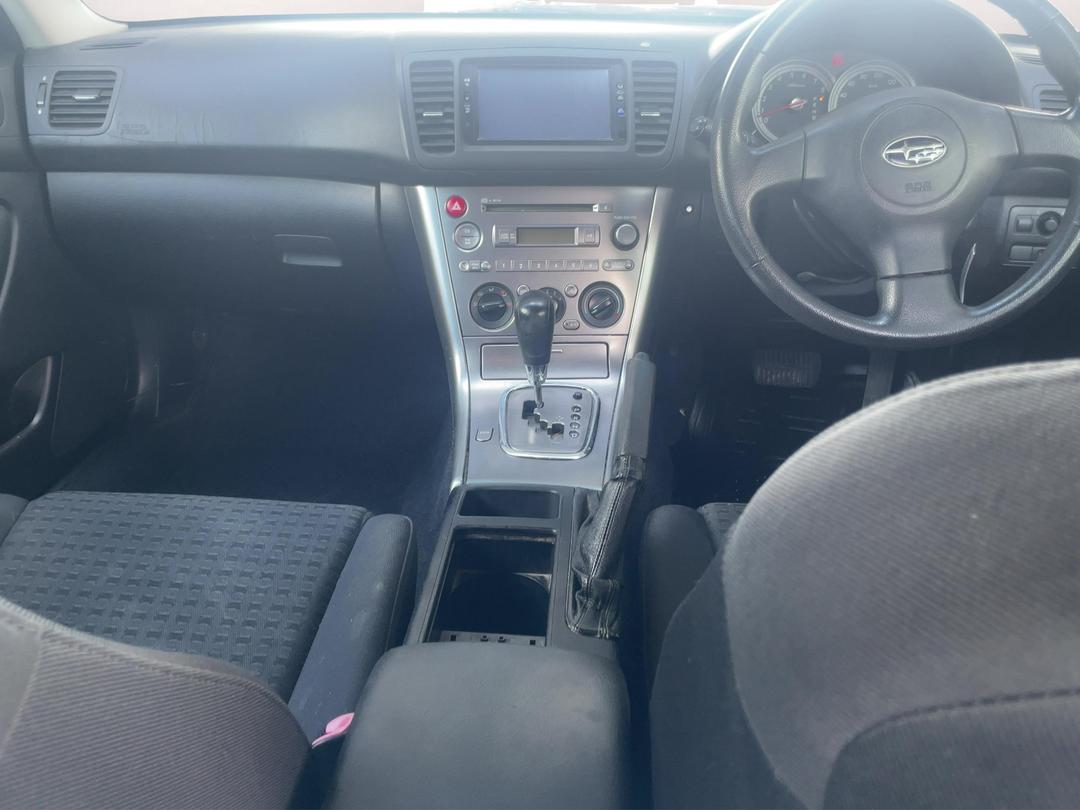 Photo '18' of Subaru Legacy