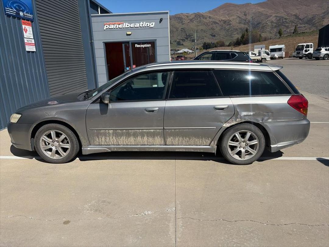 Photo '2' of Subaru Legacy Photo '2' of Subaru Legacy