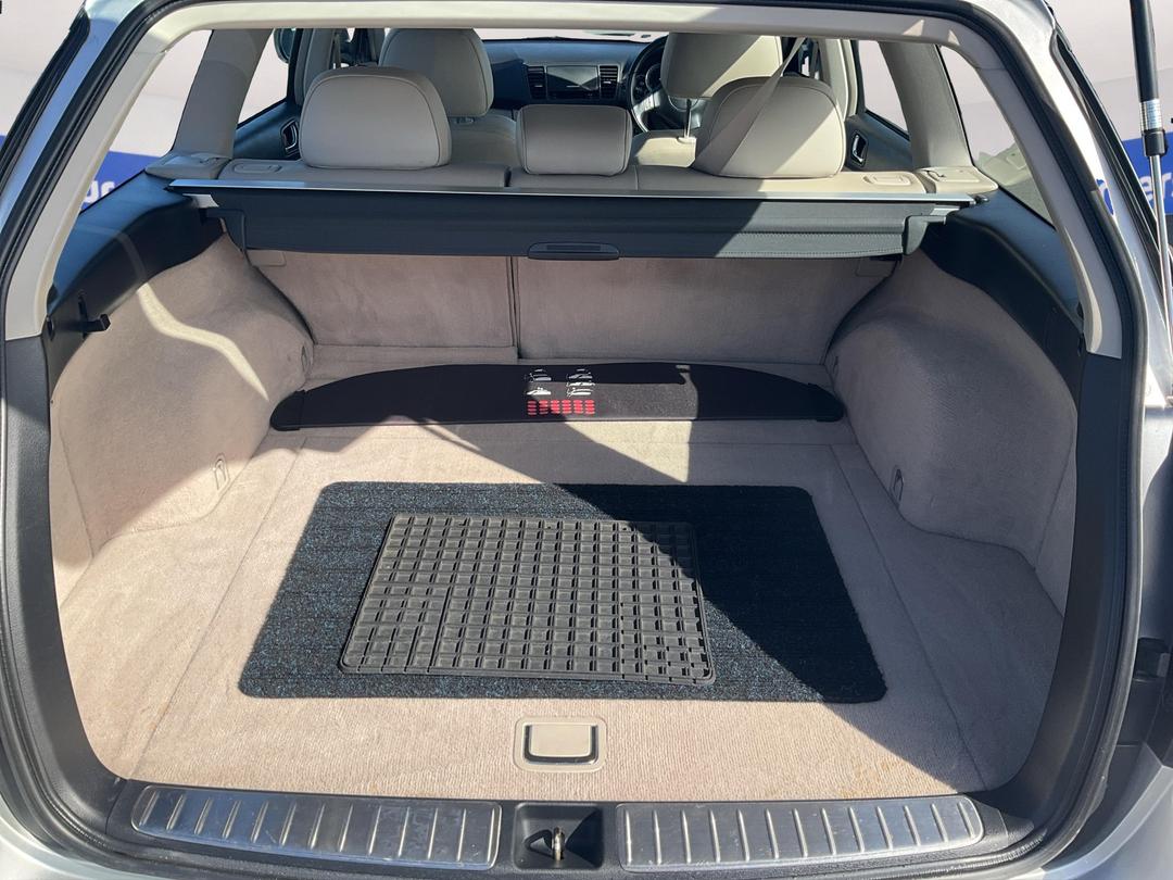 Photo '14' of Subaru Outback