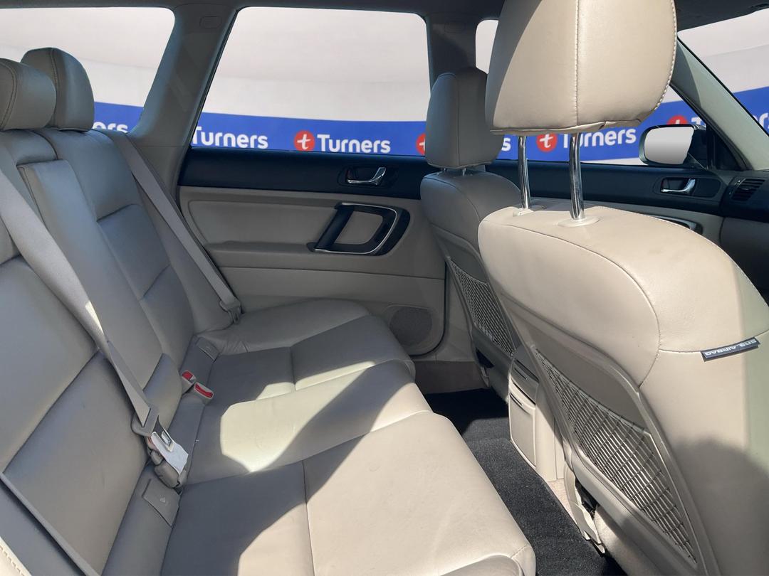 Photo '20' of Subaru Outback