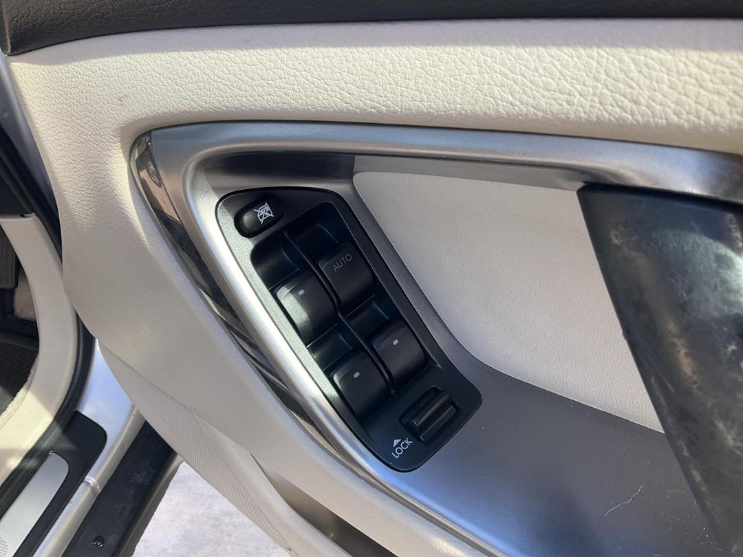 Photo '26' of Subaru Outback