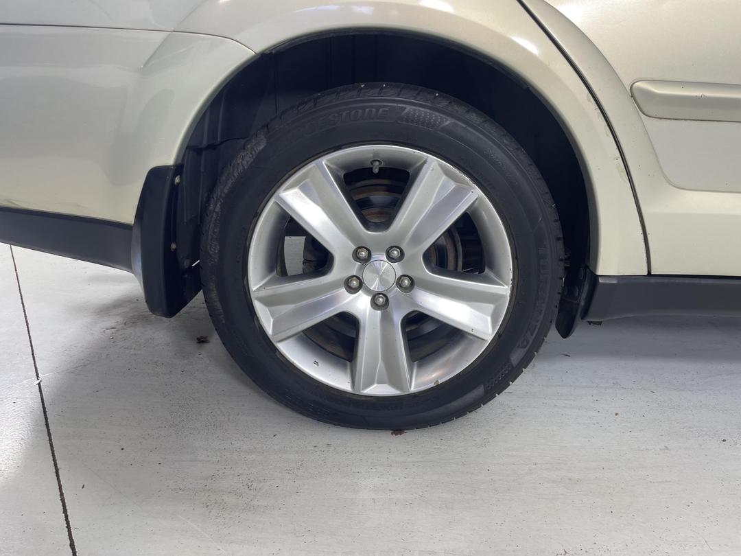 Photo '12' of Subaru Outback