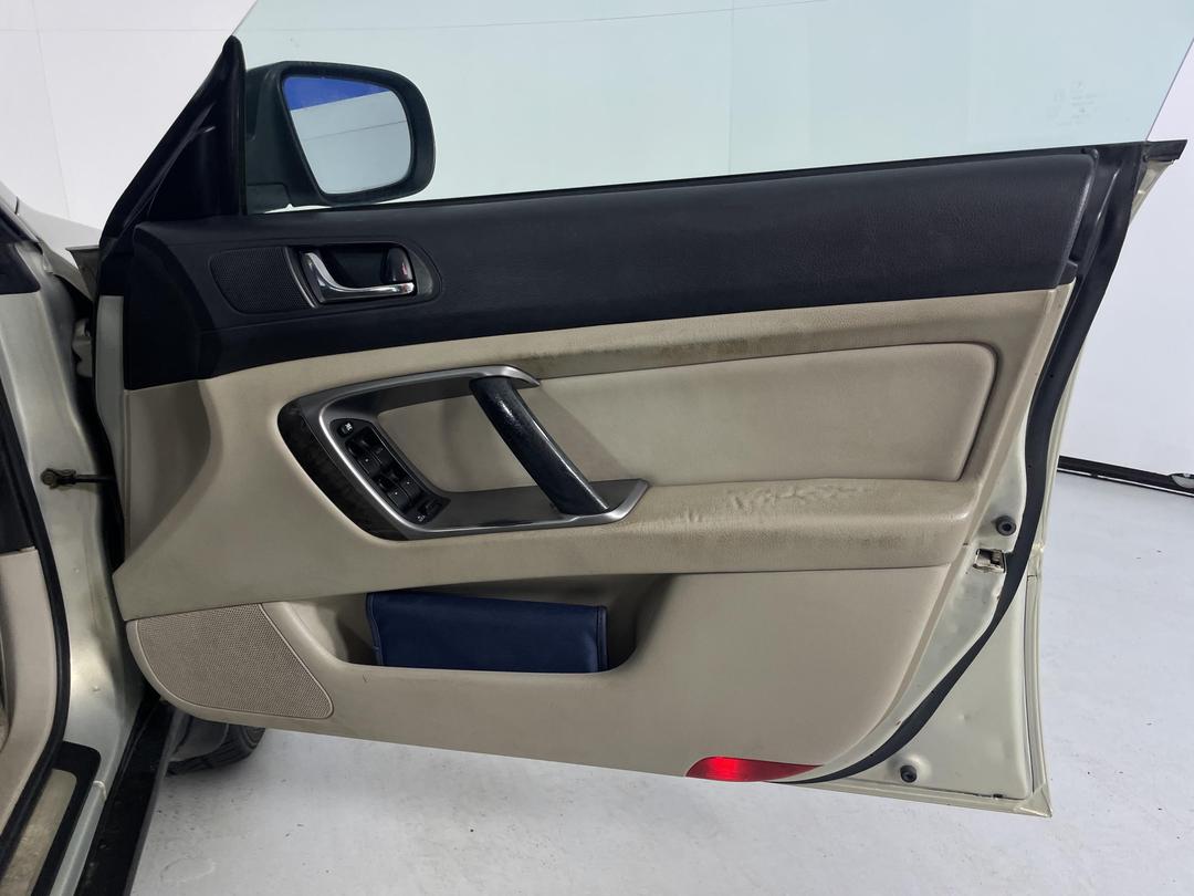 Photo '15' of Subaru Outback