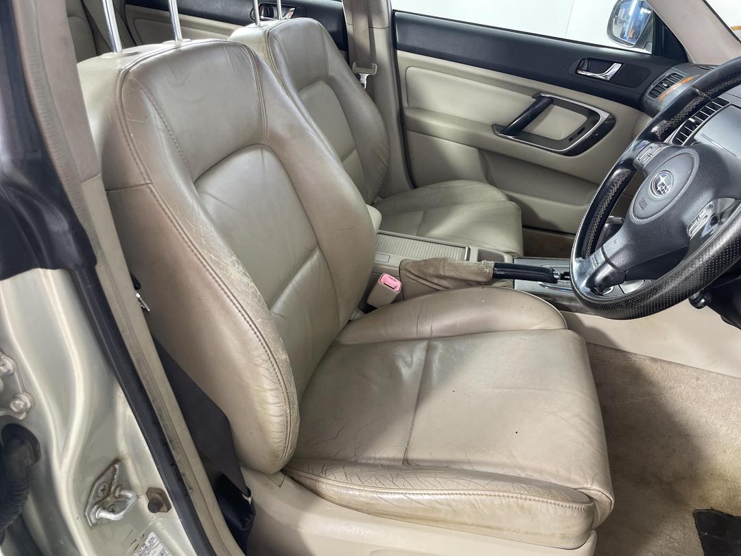 Photo '16' of Subaru Outback