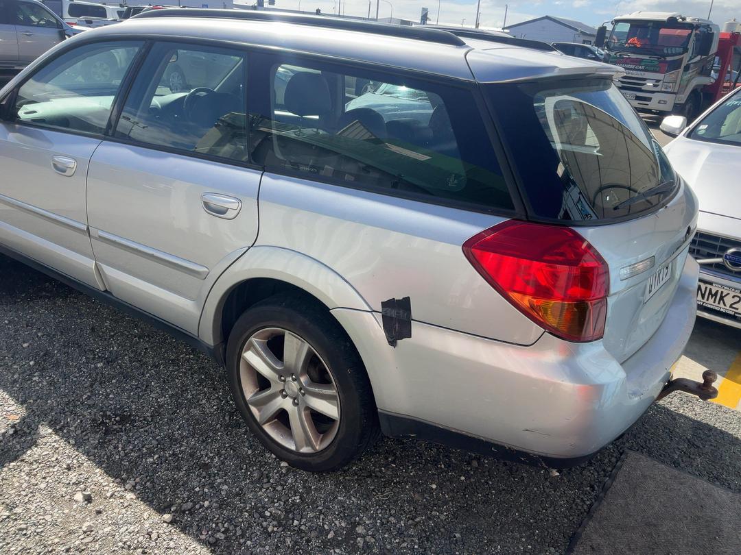 Photo '3' of Subaru Outback R LTD