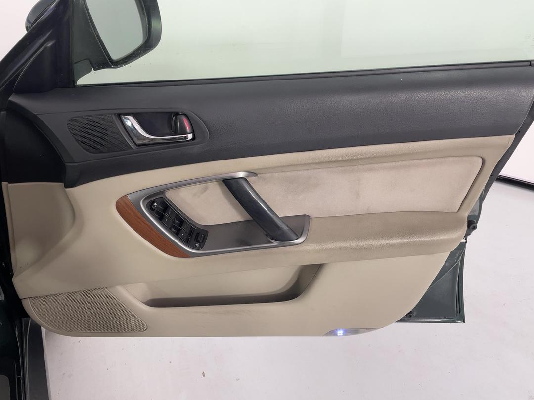 Photo '15' of Subaru Outback