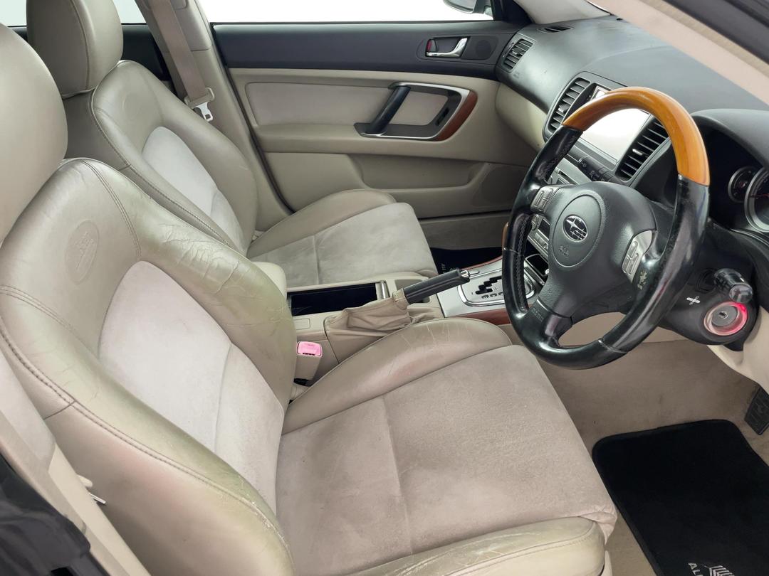 Photo '16' of Subaru Outback