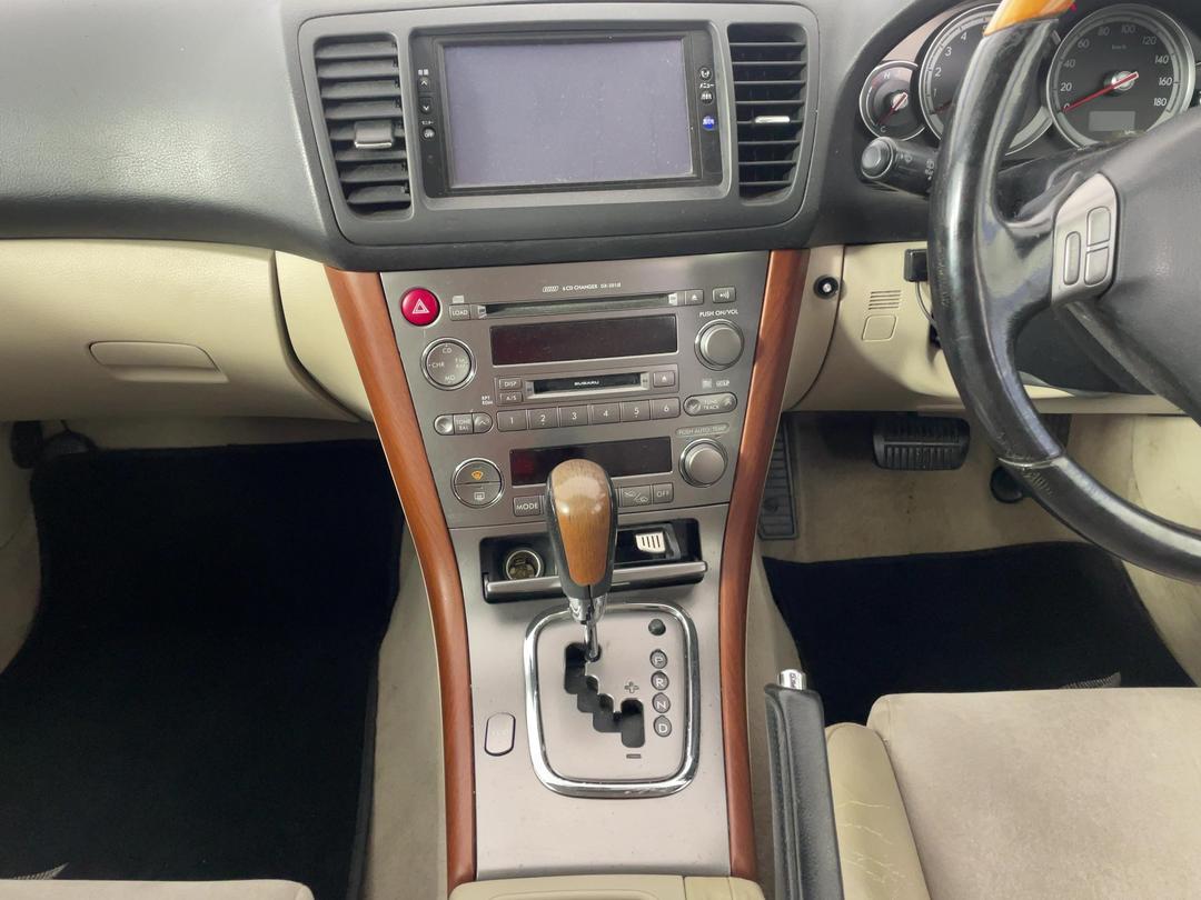 Photo '18' of Subaru Outback