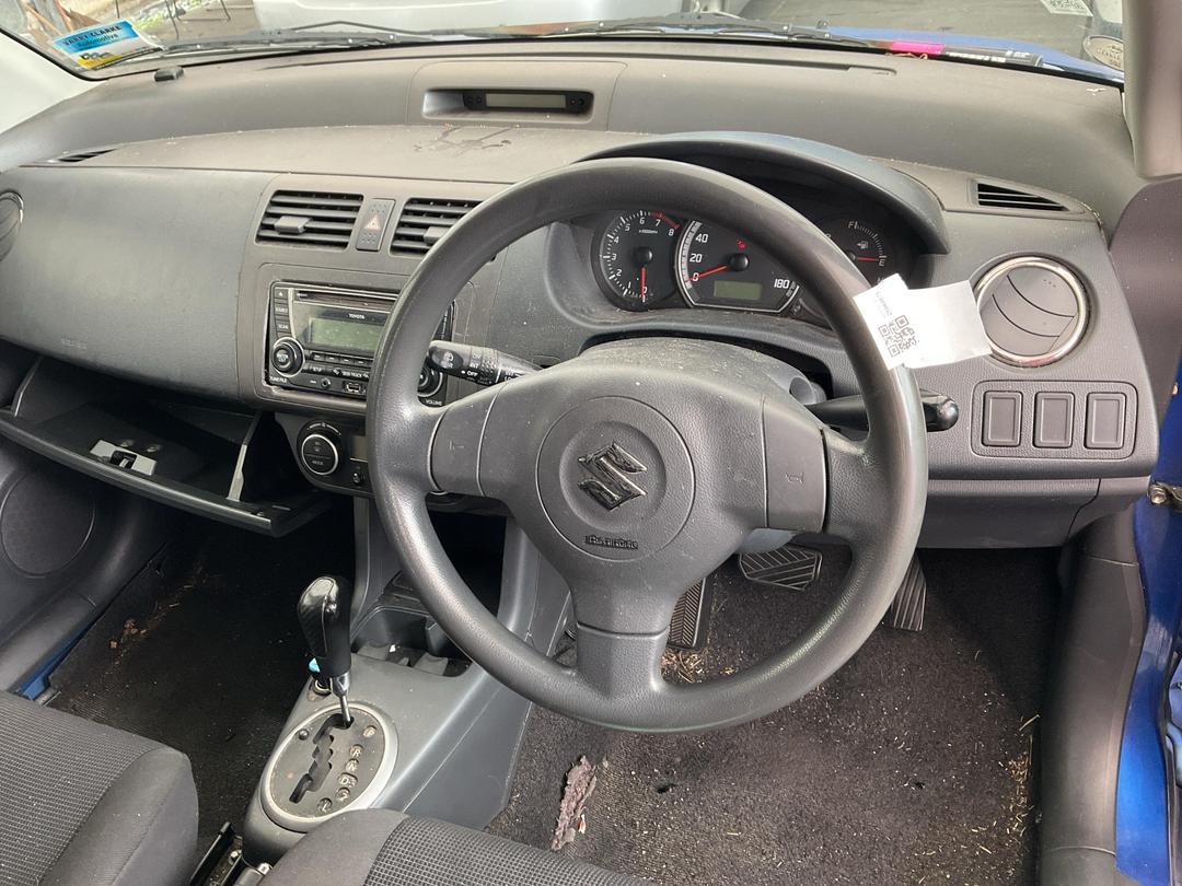 Photo '24' of Suzuki Swift