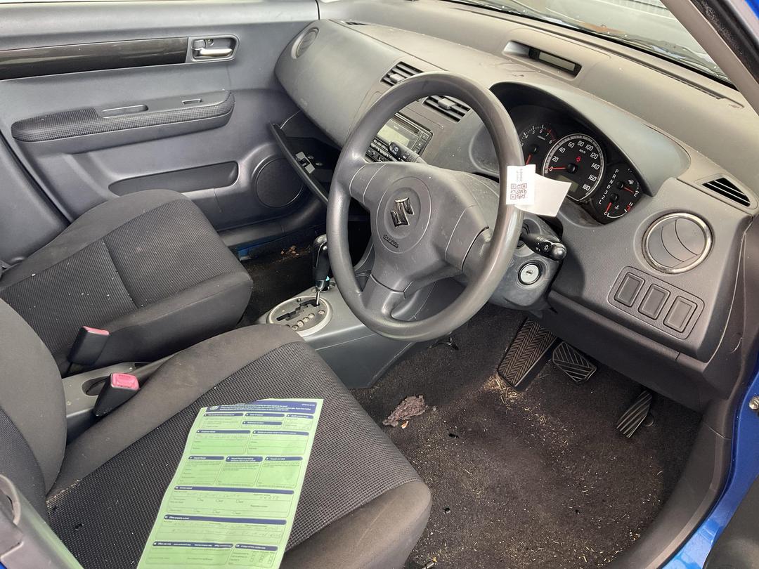 Photo '25' of Suzuki Swift